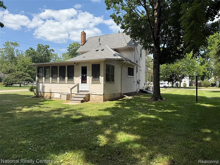 825 W Main St — Photo 21