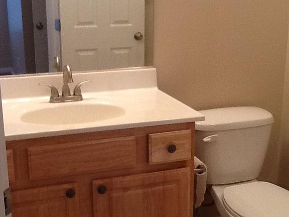 master bathroom w/4' shower