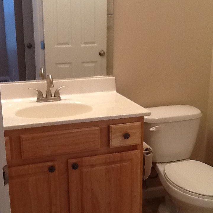 master bathroom w/4' shower
