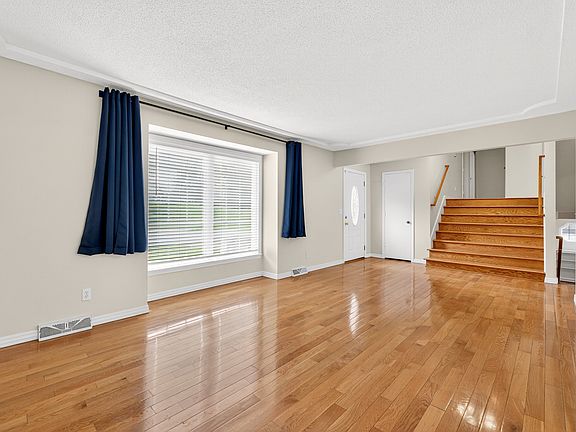 4th image of 10212 Nall Ave