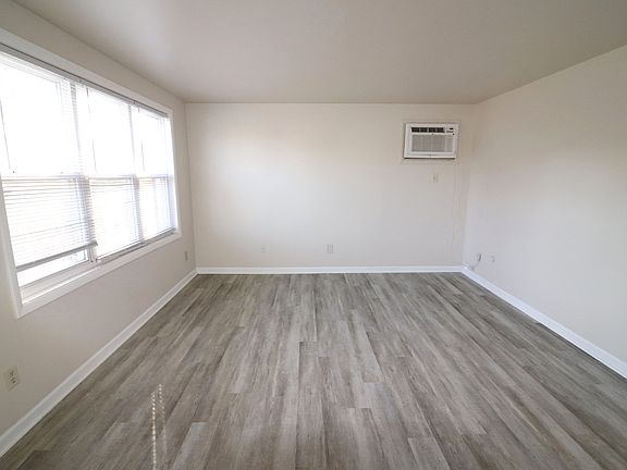 5th image of 93 Irene Ave