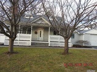 309 Paumanake Ave, West Islip, NY 11795