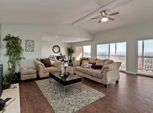 4278 Summit Dr, La Mesa, CA 91941