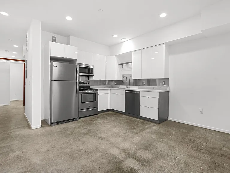 Echo Designer Loft Apartments — Photo 14