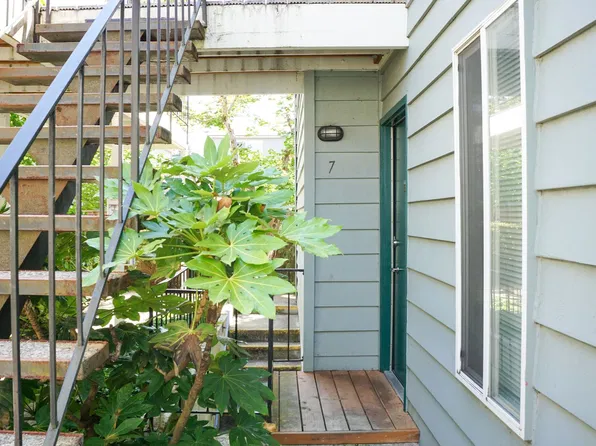 4030 SE Gladstone St APT 7, Portland, OR 97202