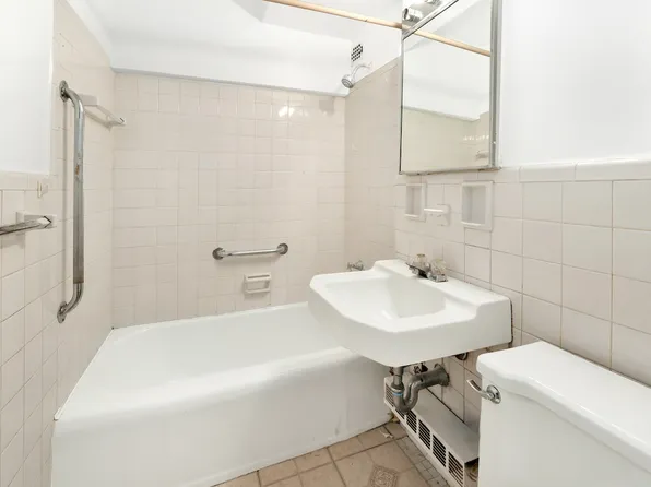 305 East 72nd Street image 7 of 7