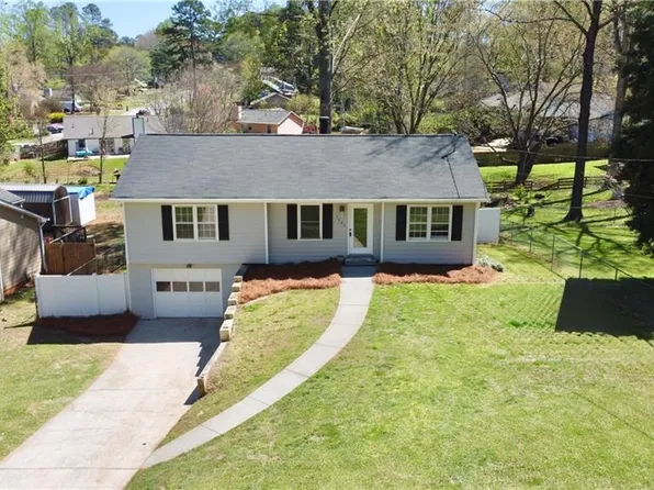 1561 Daniel Ln, Lawrenceville, GA 30046