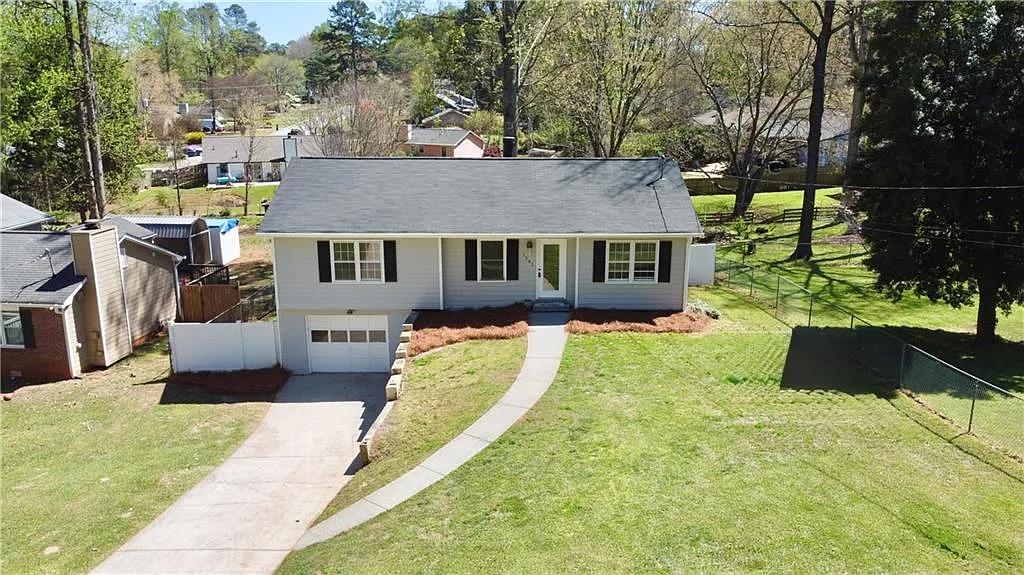 1561 Daniel Ln photo 1