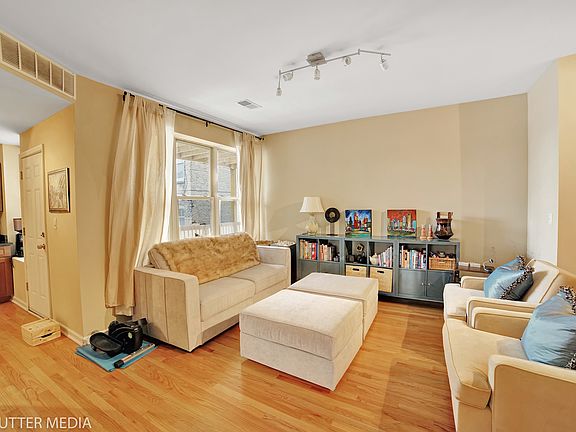 5th image of 3644 W Leland Ave Unit 201