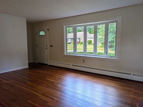 5th image of 354 Amesbury Road