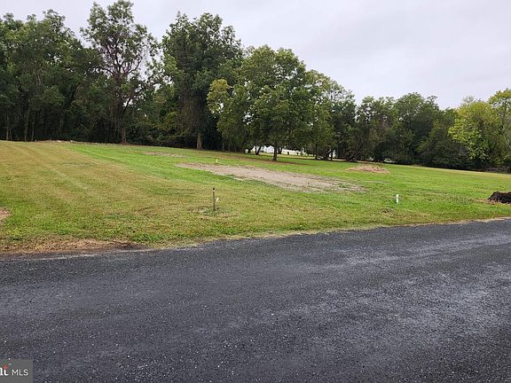 3rd image of 2690 Bank Rd