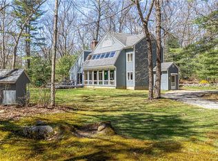 282 Byron Randall Rd, Scituate, RI 02857