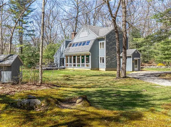 282 Byron Randall Rd, Scituate, RI 02857