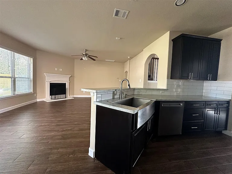 2438 Garden Falls Dr — Photo 7