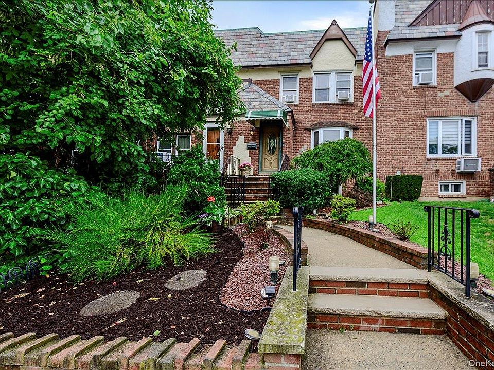 1st image of 390 Cochran Place