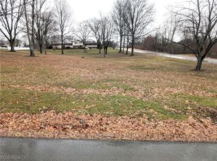 Hillcrest Dr NW, Dover, OH 44622