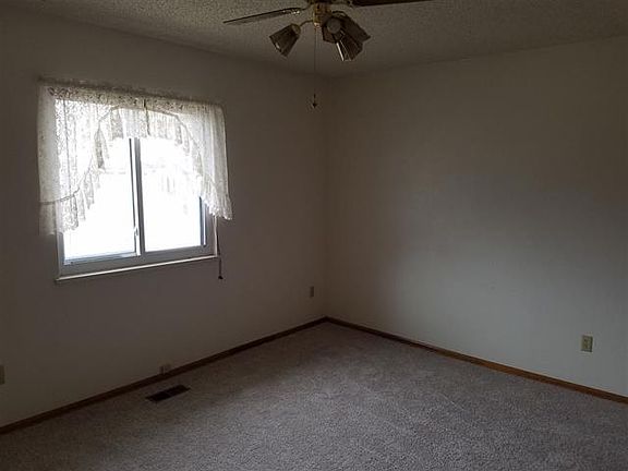3rd image of 521 Fruitwood Dr