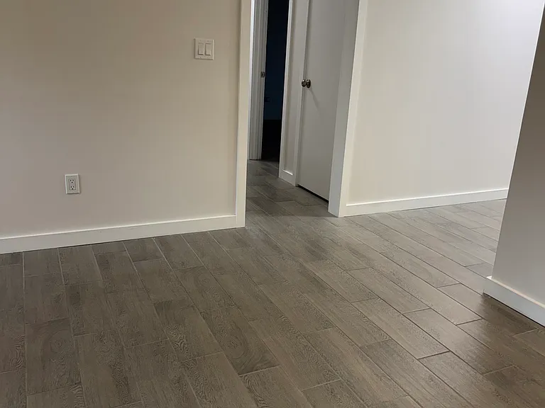 208 Chatham Ct — Photo 4