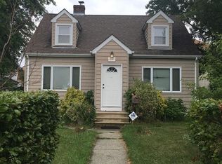 298 Grinnell St, Fall River, MA 02721
