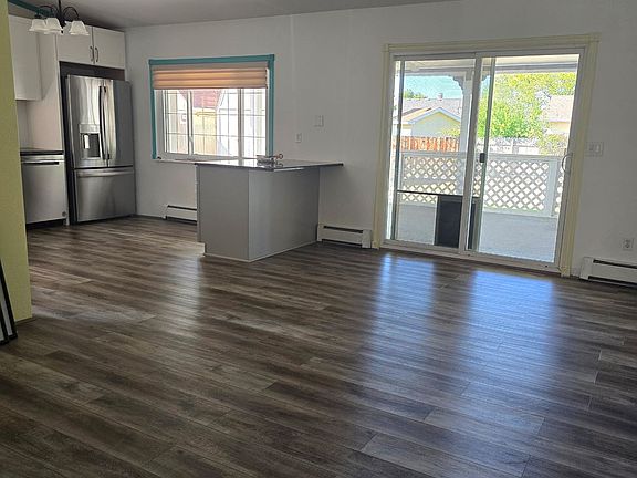 3rd image of 2844 Oxford Ave