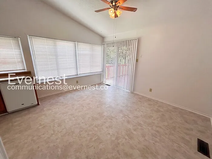 4 bed, 2.0 bath, 1613 sqft, $1,900 — Photo 4