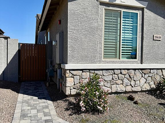 3rd image of 20610 W VERMONT Avenue