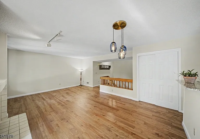 24 Pine Hollow Ct — Photo 7