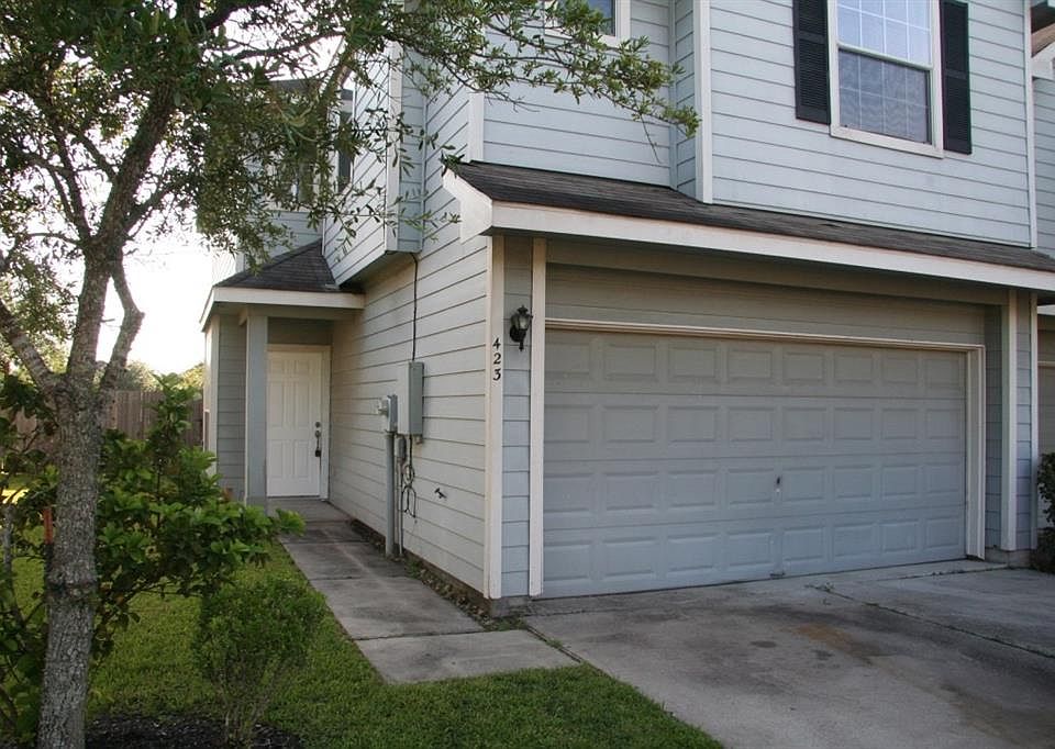 1st image of 423 Folk Crest Ln