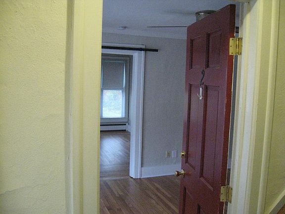 Enter to Apt 2 Living Rm