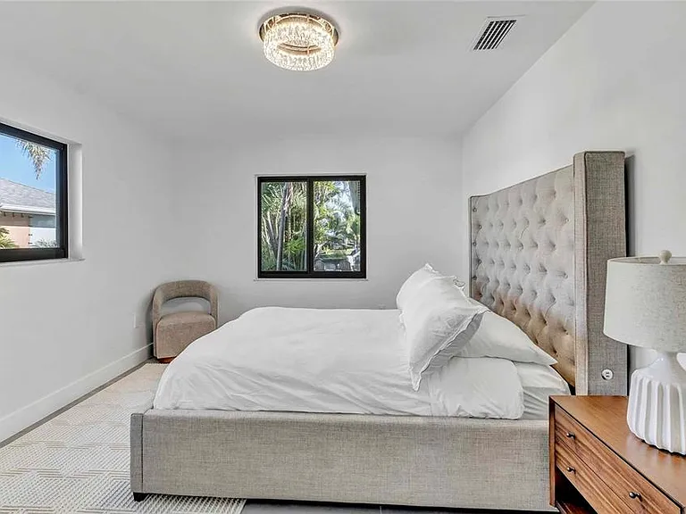 15180 Lyneburg Ave — Photo 37