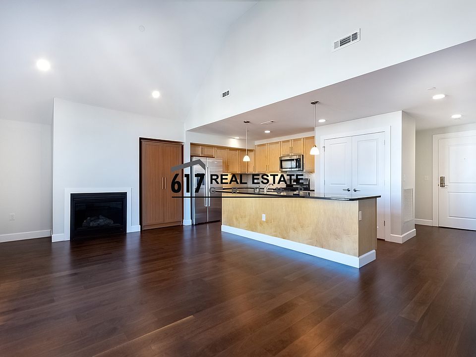 1st image of 1501 Commonwealth Ave #Penthouse 3