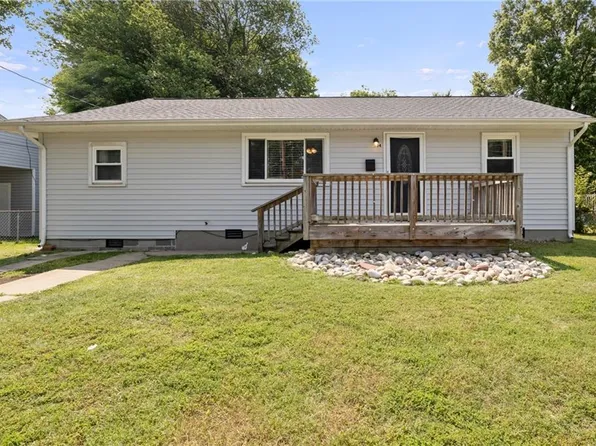 14 N Walker Rd, Hampton, VA 23666