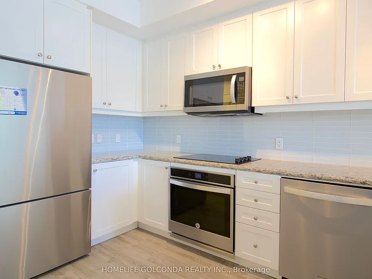 9618 Yonge St #322 — Photo 2
