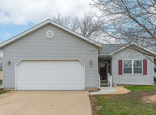 1833 20th St NW, Cedar Rapids, IA 52405