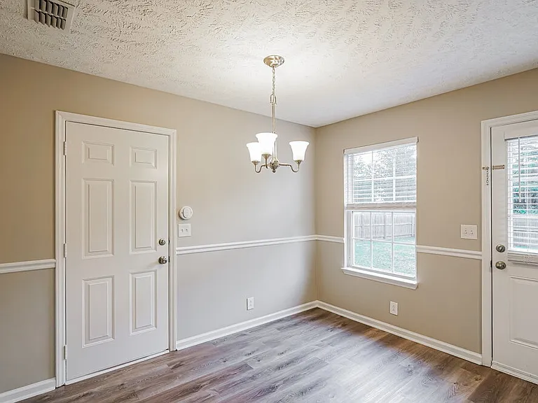 1723 Locerbie Dr — Photo 5