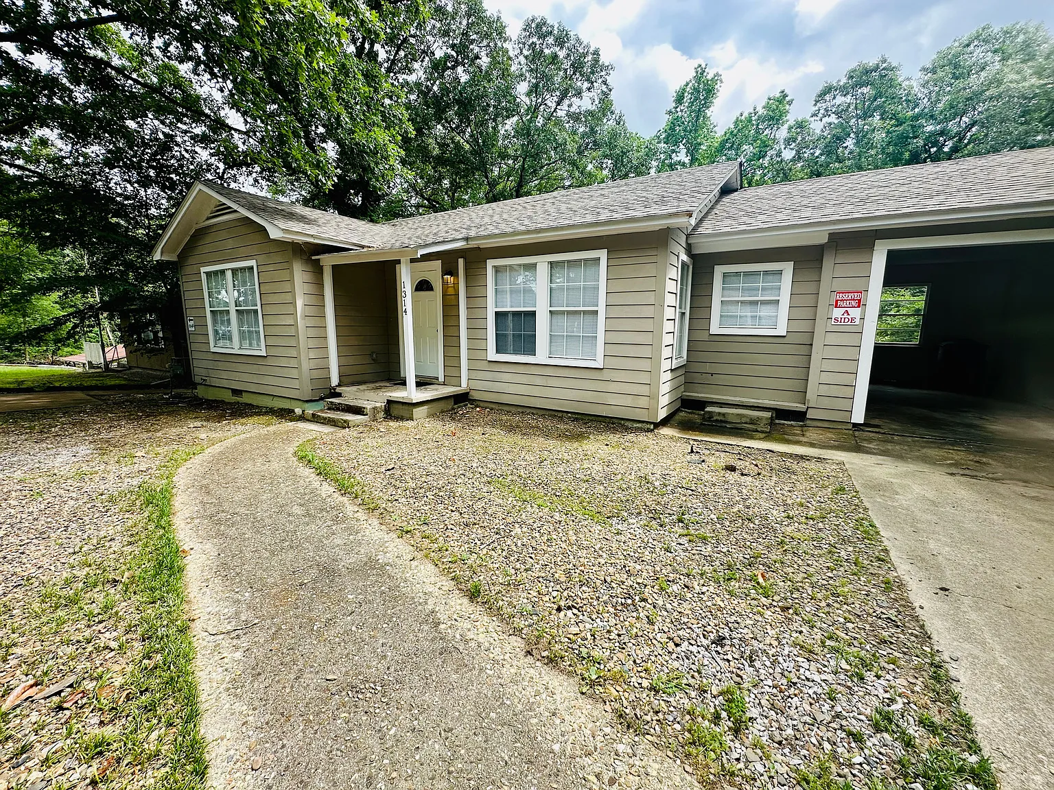 3 bed, 1.0 bath, 1000 sqft, $1,850 — Photo 2