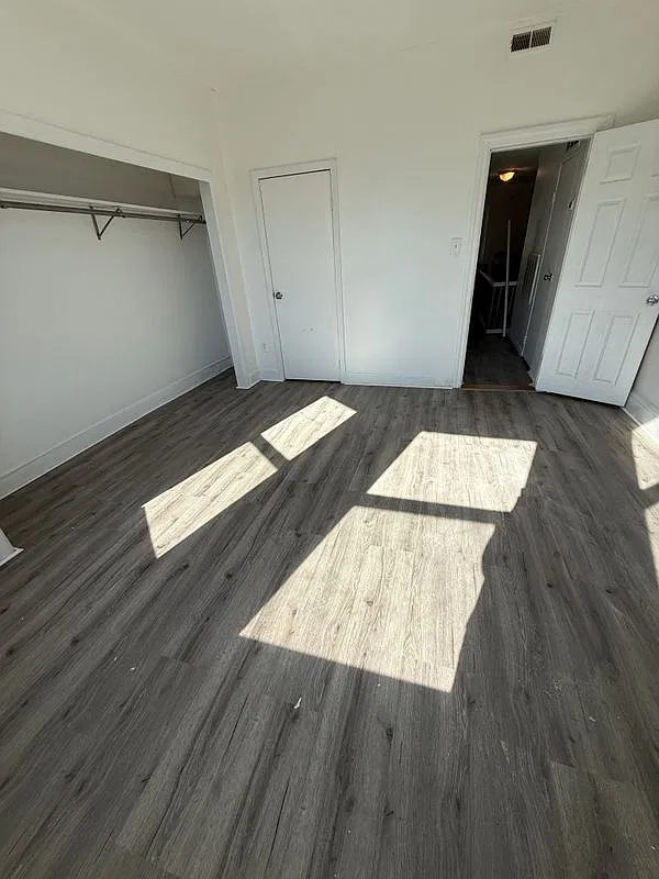 2 bed, 1.0 bath, 945 sqft, $1,200 — Photo 1