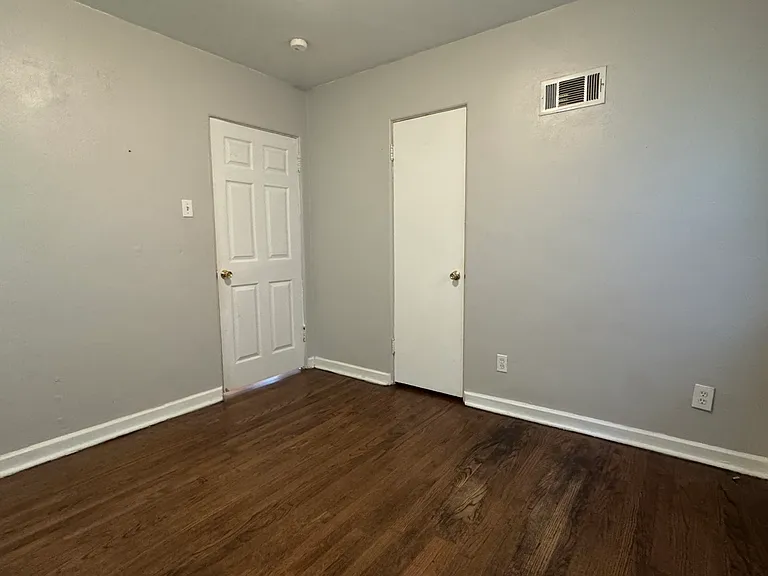 7814 Wayne Ave — Photo 13