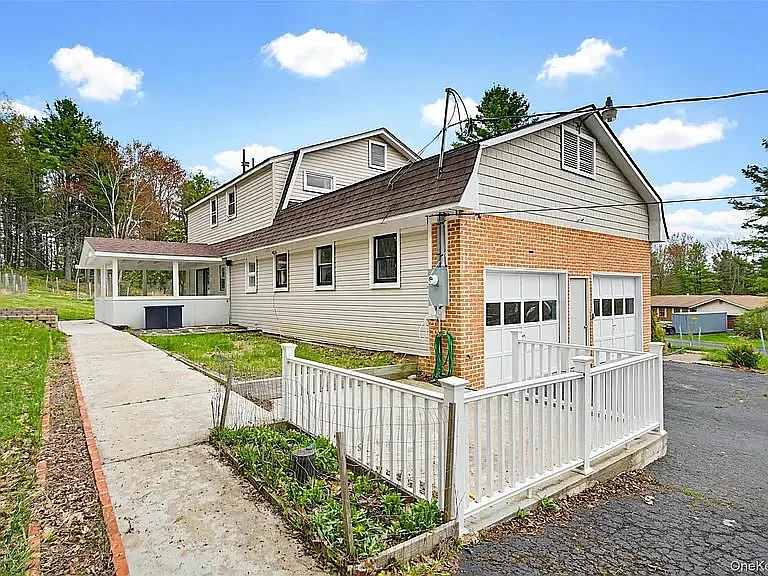 4 bed, $3,100 — Photo 2