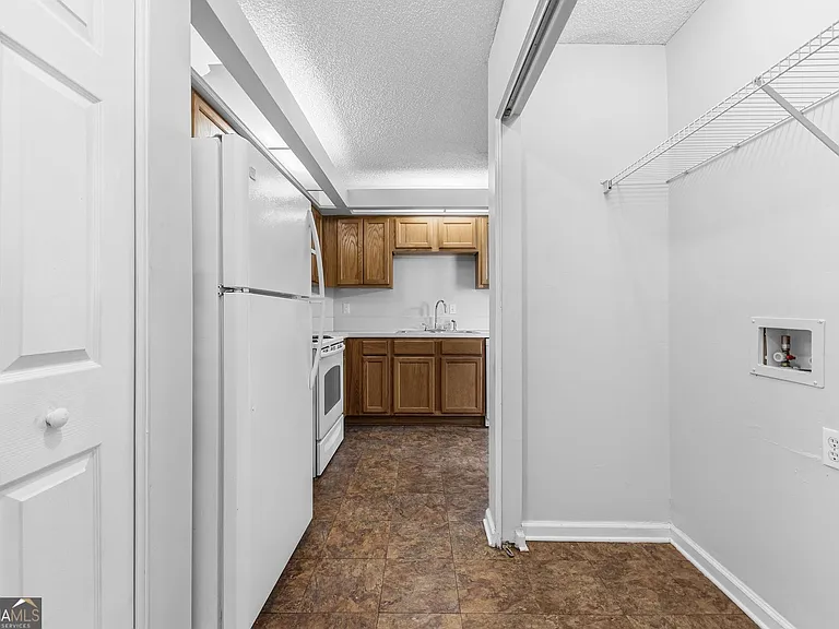 401 Maggie Way — Photo 11