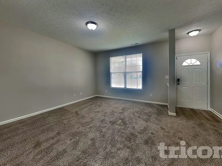 2027 Shadow Creek Blvd — Photo 3