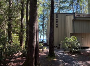 Hartstene Pointe Island House, Shelton, WA 98584