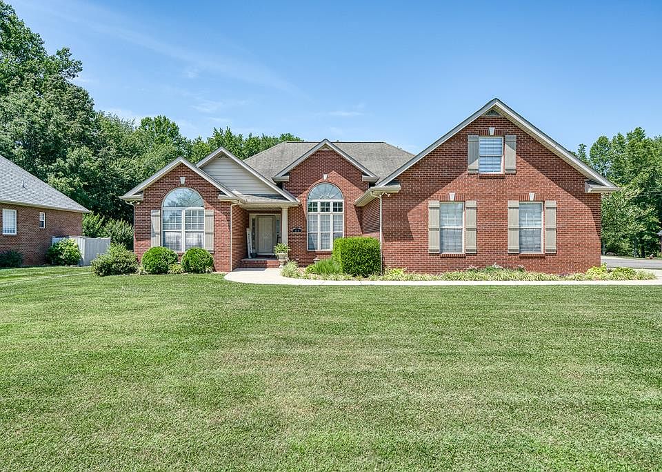 1st image of 310 Taylor Cir
