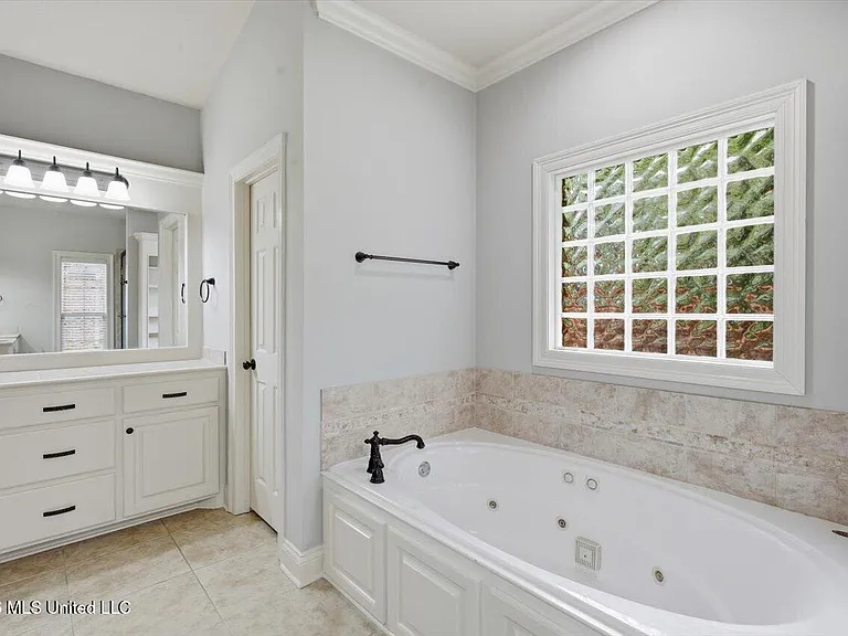 143 Sonnett Cir — Photo 32