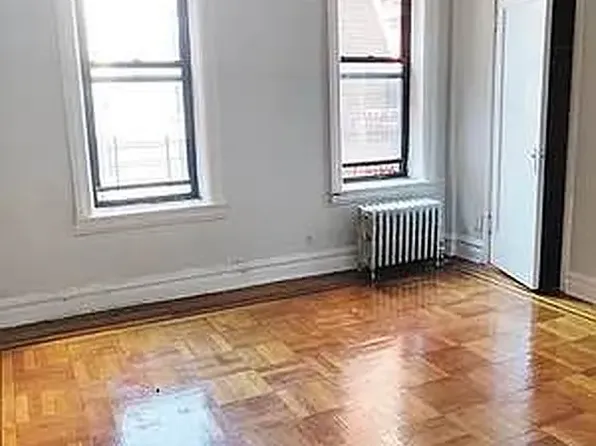 10 Maple Street image 1 of 7