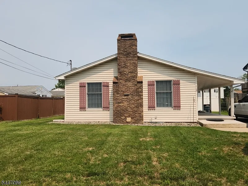 3 bed, 1.5 bath, $3,900 — Photo 2