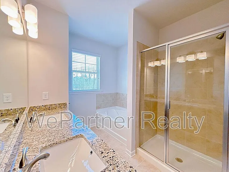 2614 Mills Commons Dr — Photo 15