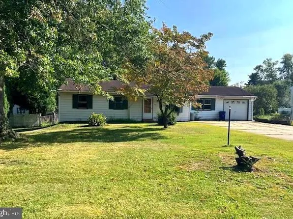 528 W Maple Ave, Langhorne, PA 19047