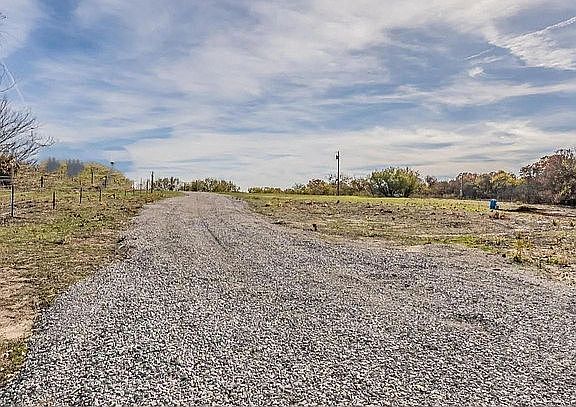5th image of 1860 County Road 3855