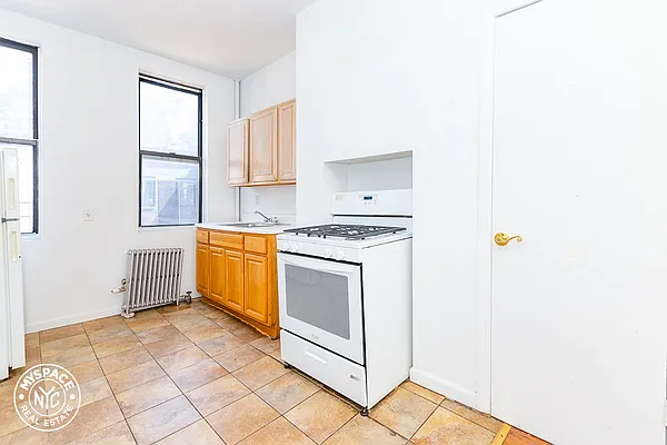 Rented by MySpaceNYC | media 28